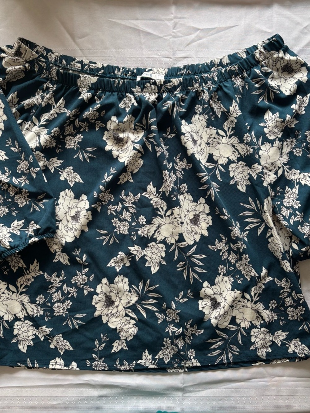 ☀️3 for $25 Ricki's size 14 Teal and Cream Floral Off-Shoulder Top